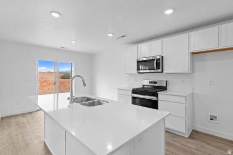 2801 E Fireweed Lane Washington UT 84780
