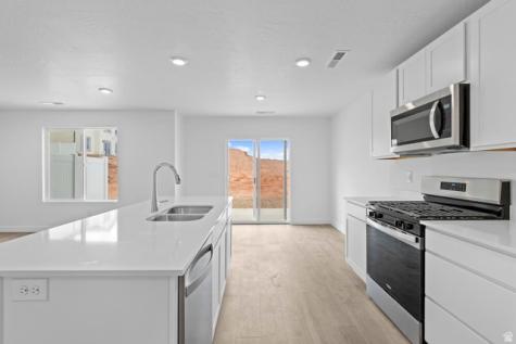 2801 E Fireweed Lane Washington UT 84780
