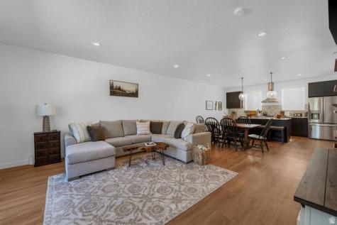 493 E Alice Way Layton UT 84041