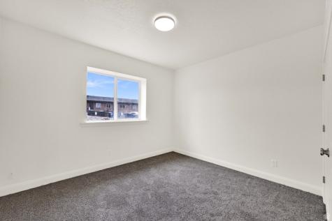 36 W 1600 N Sunset UT 84015