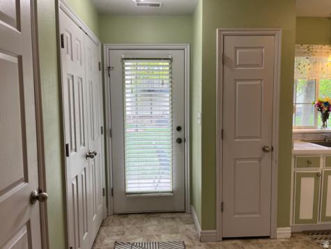 1672 S Canyonwoods E Ogden UT 84404