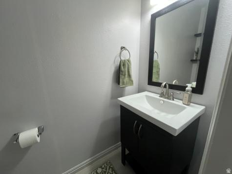 1672 S Canyonwoods E Ogden UT 84404