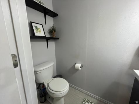 1672 S Canyonwoods E Ogden UT 84404