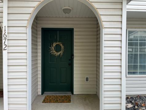 1672 S Canyonwoods E Ogden UT 84404