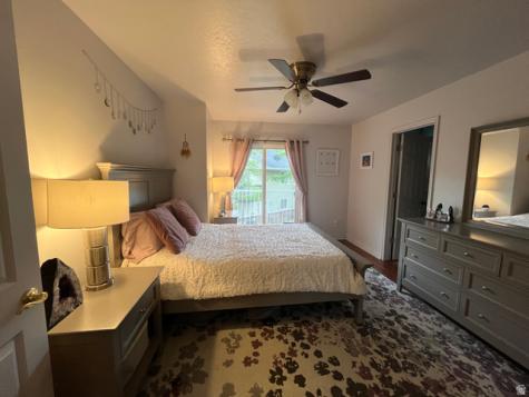 1672 S Canyonwoods E Ogden UT 84404