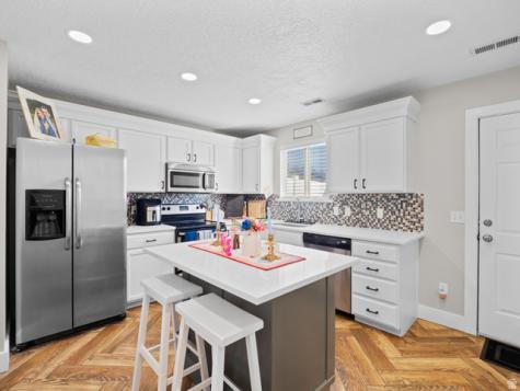 422 E 2050 N North Ogden UT 84414