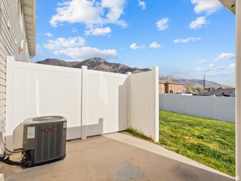 422 E 2050 N North Ogden UT 84414