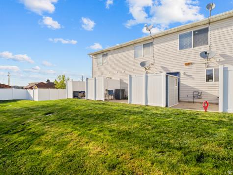 422 E 2050 N North Ogden UT 84414