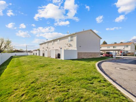 422 E 2050 N North Ogden UT 84414
