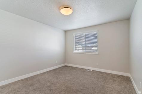 1161 W 325 N Clearfield UT 84015