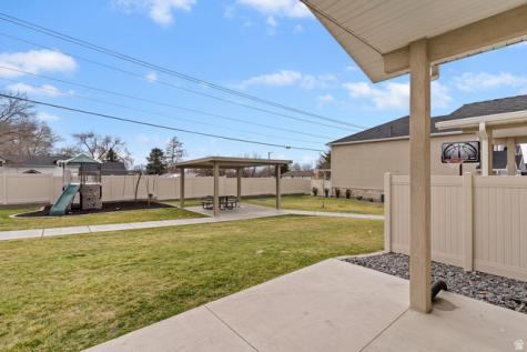 1161 W 325 N Clearfield UT 84015