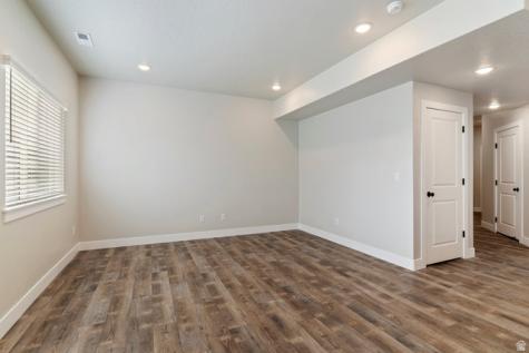 1161 W 325 N Clearfield UT 84015