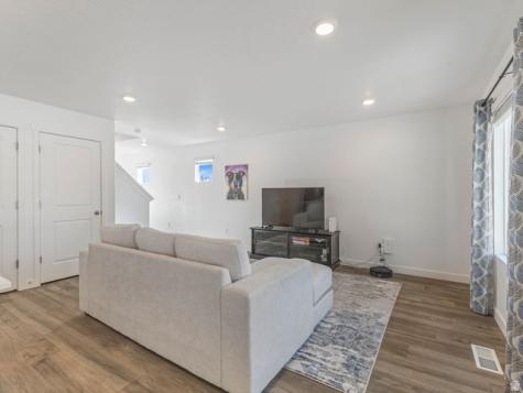 8533 W Meadow Bank Way Magna UT 84044