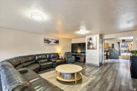 1404 N Spring Mountain Road E Springville UT 84663