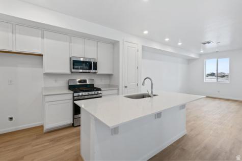 1332 E 1670 N Payson UT 84651