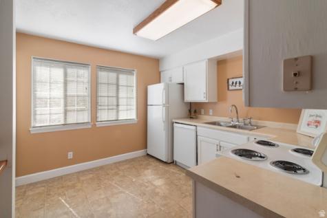 488 E 200 S Clearfield UT 84015
