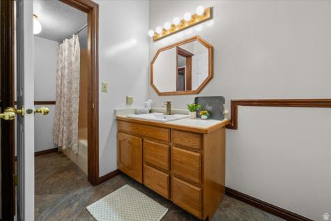 1658 E 1450 S Ogden UT 84404
