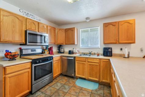 674 W 300 S Payson UT 84651