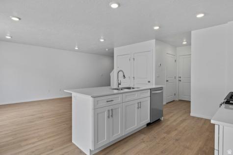 2105 Wolverine Way Washington UT 84780