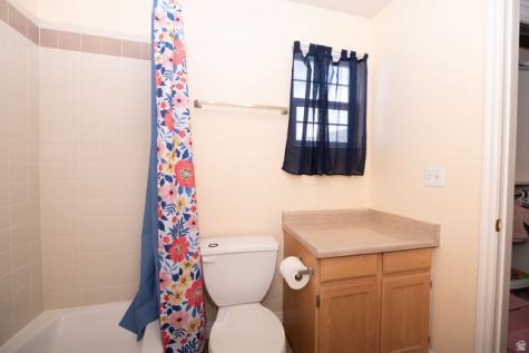 83 W 200 N Centerville UT 84014