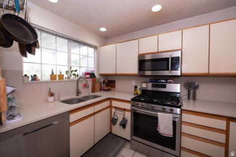 83 W 200 N Centerville UT 84014