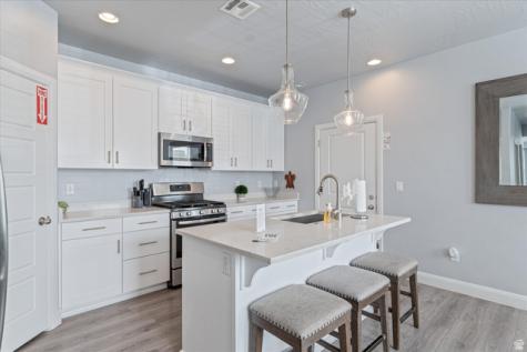 1899 E Fiesta Lane Washington UT 84780