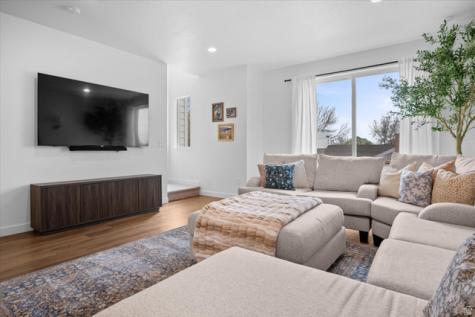 464 E Alice Way Layton UT 84041