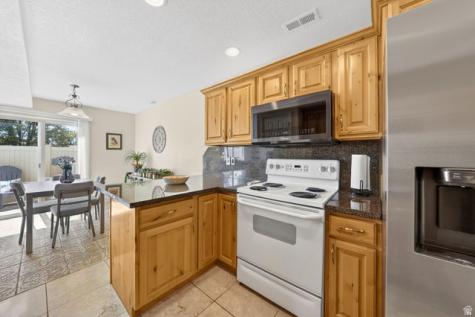 652 W 800 N Clinton UT 84015