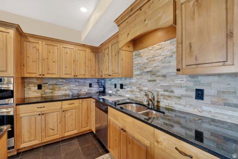 7218 S Viansa Court Midvale UT 84047