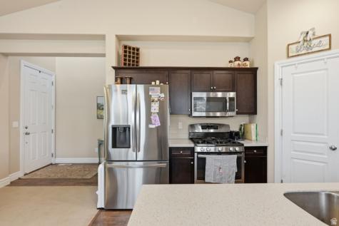 2809 W 100 S West Point UT 84015
