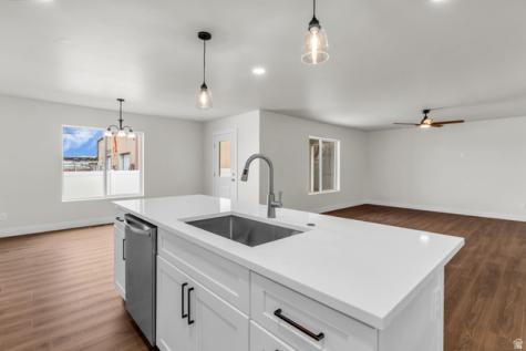 576 W Seventh Midvale UT 84047