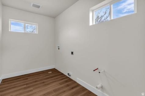 576 W Seventh Midvale UT 84047