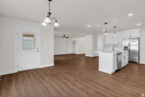 576 W Seventh Midvale UT 84047