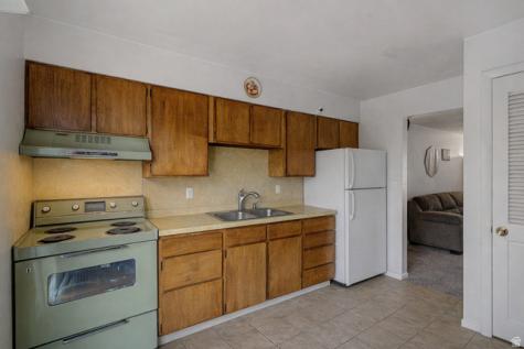 52 W 1425 N Sunset UT 84015