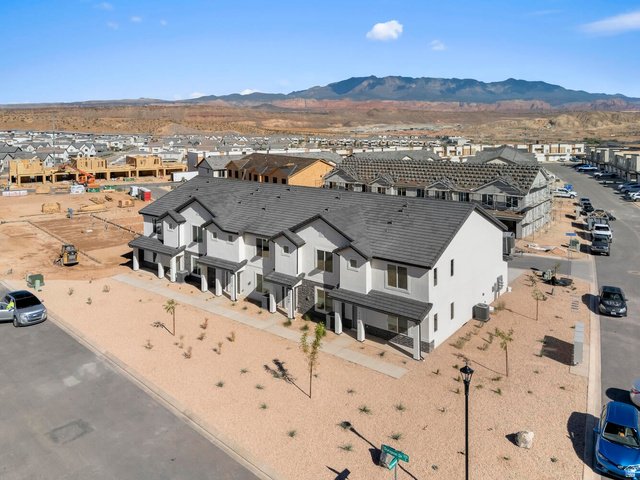 2802 E Fireweed Lane Washington UT 84780