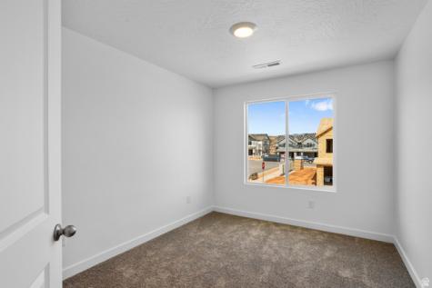 2802 E Fireweed Lane Washington UT 84780