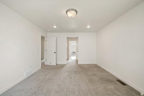 70 E Weekes Way Clearfield UT 84015