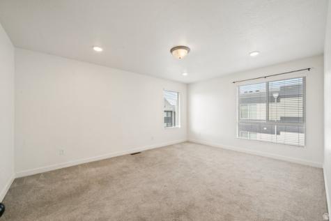 70 E Weekes Way Clearfield UT 84015