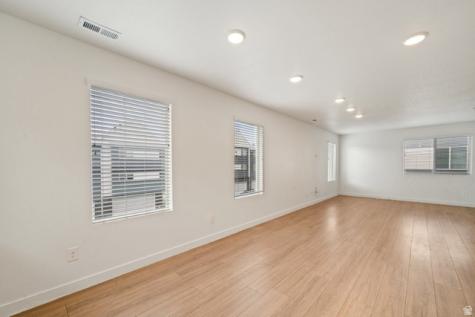70 E Weekes Way Clearfield UT 84015