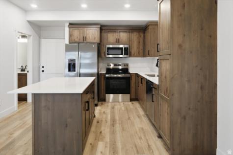 1255 S 985 E Ogden UT 84404