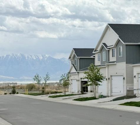 5124 E Lakefield Drive Eagle Mountain UT 84005