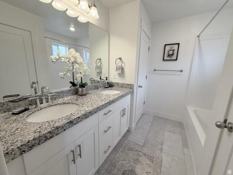 5124 E Lakefield Drive Eagle Mountain UT 84005