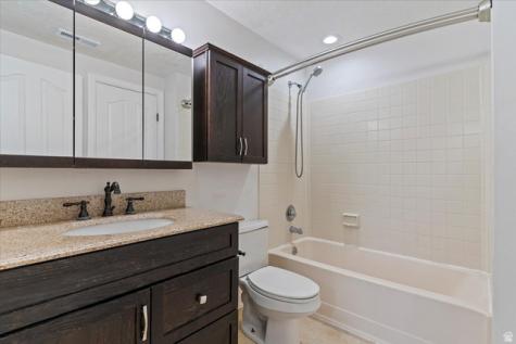 586 W 1950 N Centerville UT 84014