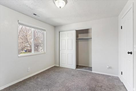 586 W 1950 N Centerville UT 84014