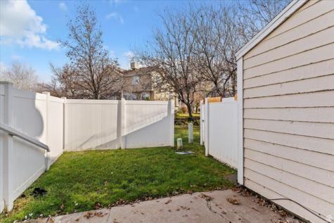 586 W 1950 N Centerville UT 84014