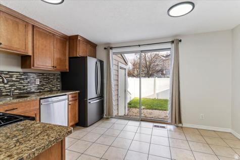 586 W 1950 N Centerville UT 84014