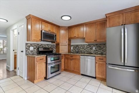 586 W 1950 N Centerville UT 84014