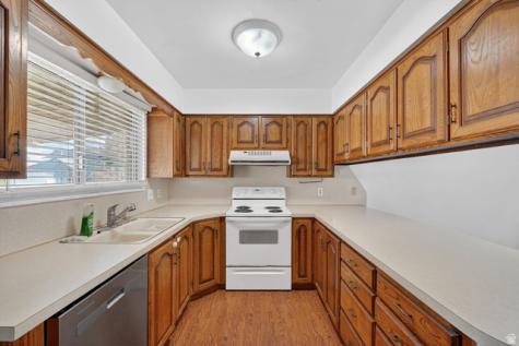 949 S 1060 E Springville UT 84663
