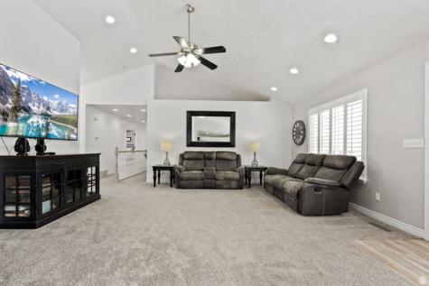 1096 S 350 E Payson UT 84651