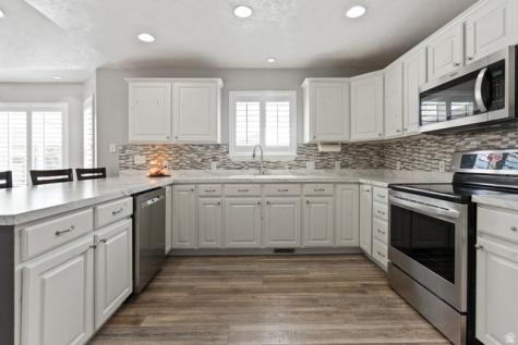 1096 S 350 E Payson UT 84651